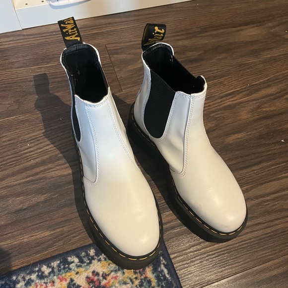 Dr. Marten’s Chelsea Boots 2976 - Picture 2 of 5